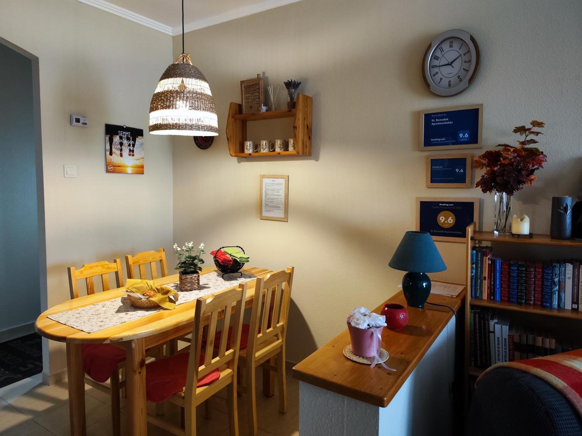 St. Benedek Apartmanlakas Apartment Mezokovesd Bagian luar foto